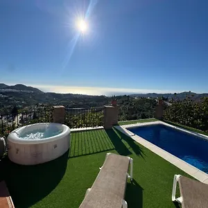 En Con Piscina, Jacuzzi Y Espectaculares Vistas , Frigiliana España